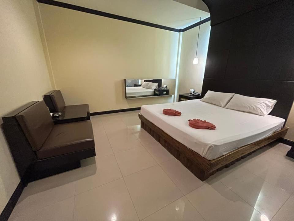 Baankaew Resort Pattaya Exteriör bild
